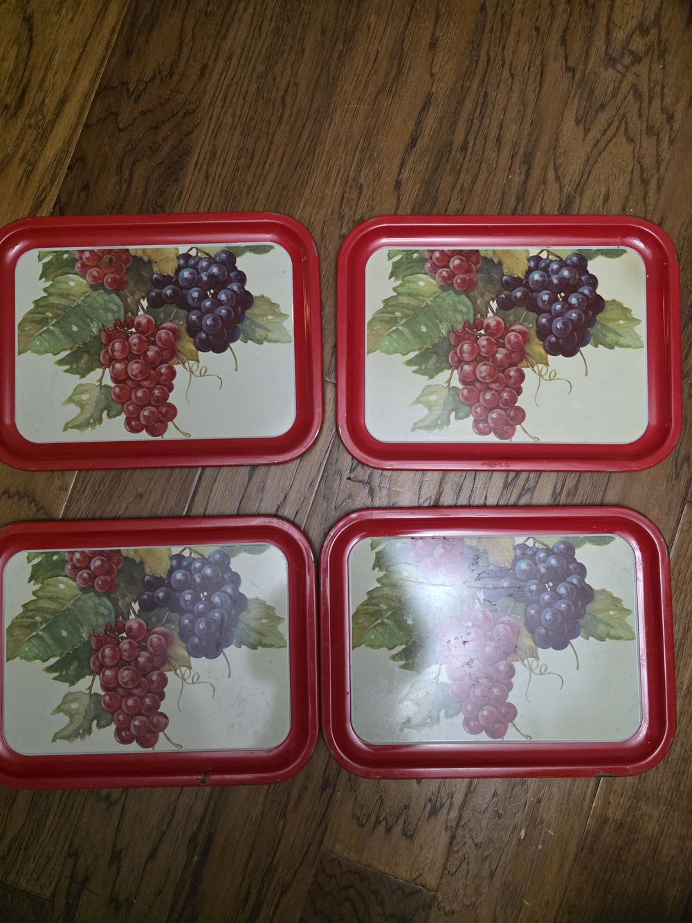 Red Grape Pattern Serving/TV Trays - Set of 4